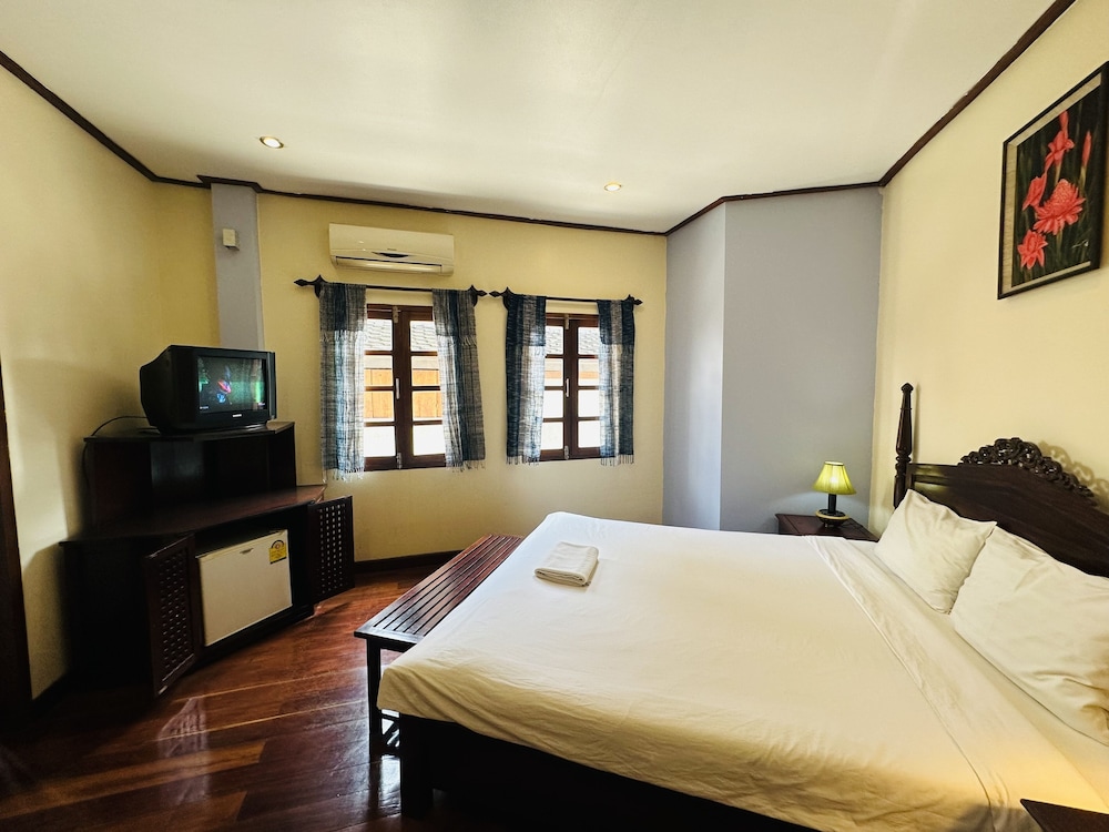 Deluxe Double Room - Photo 11