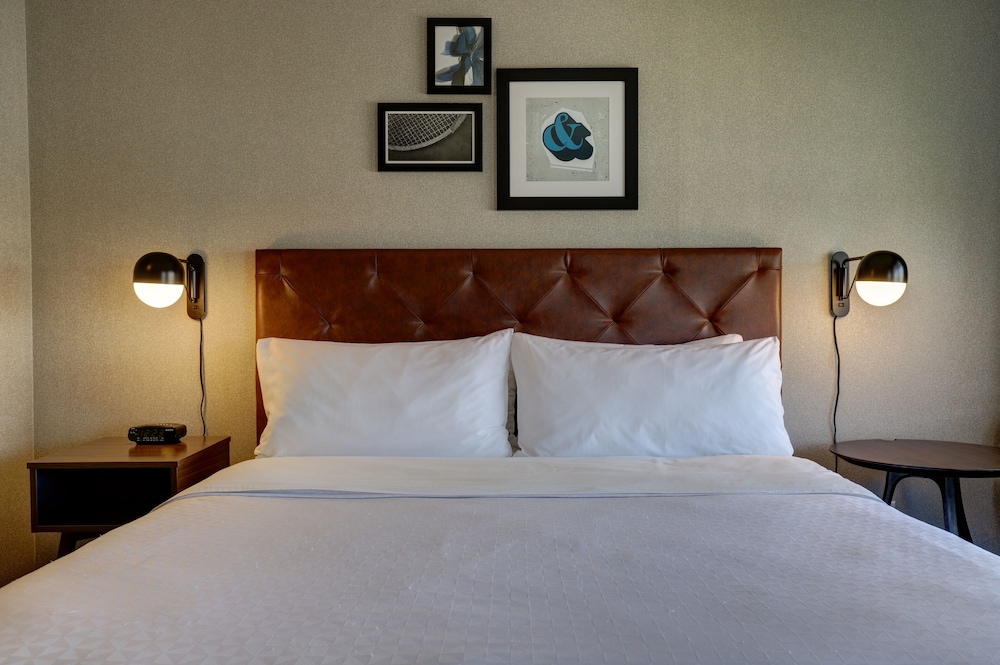 Room, 2 Queen Beds - Photo 2