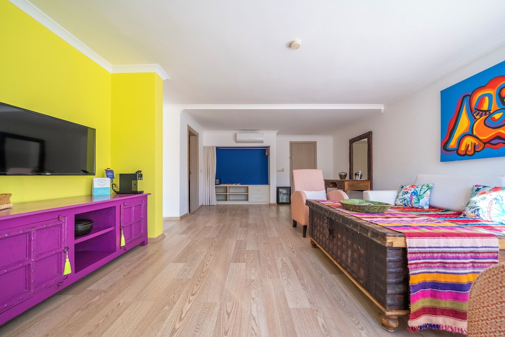 Executive Suite photo 2