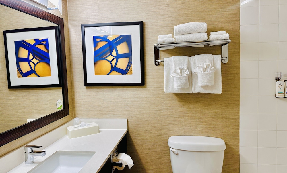 Suite, 1 Bedroom - Photo 2