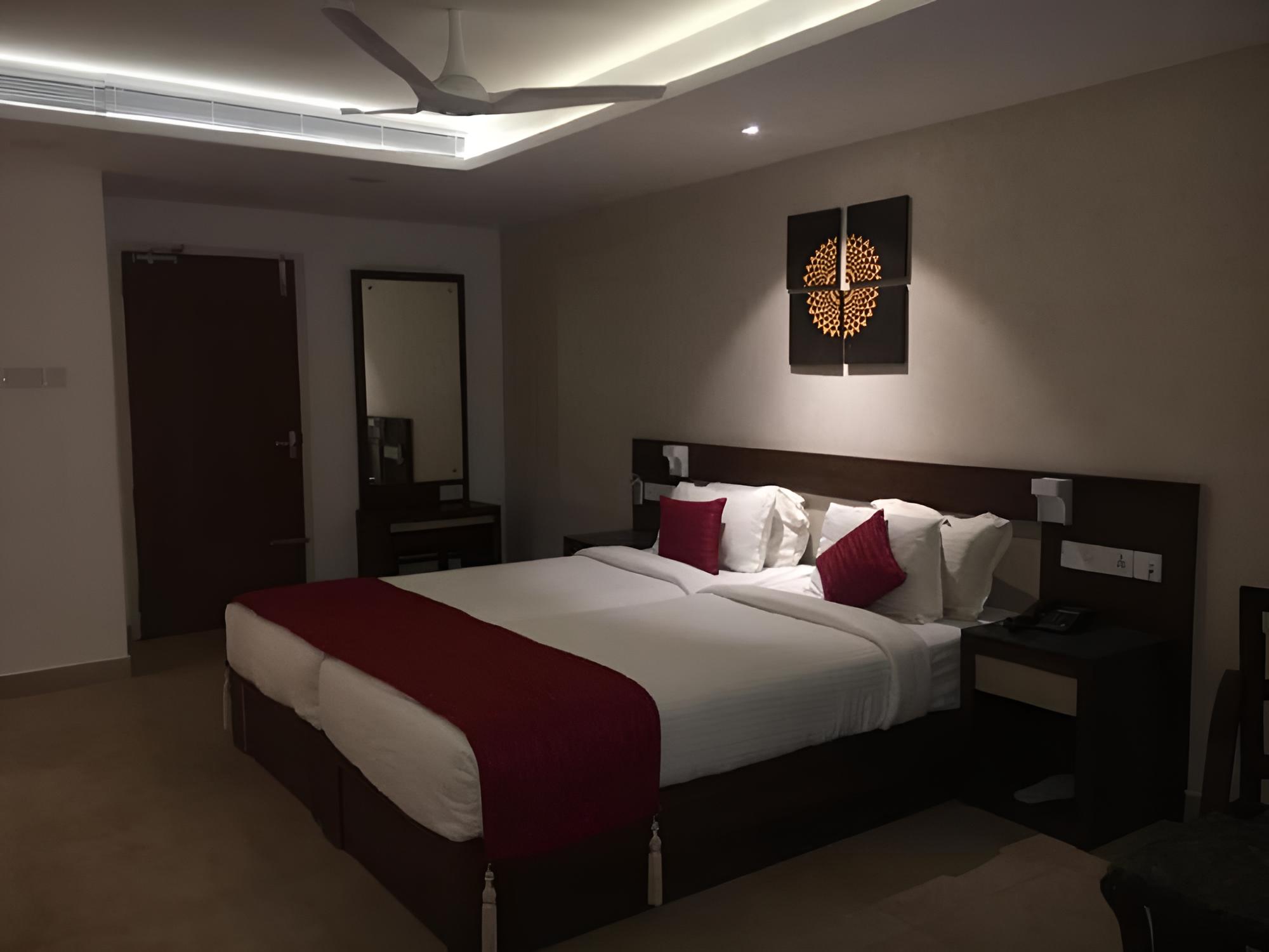 Executive Room - Photo 15