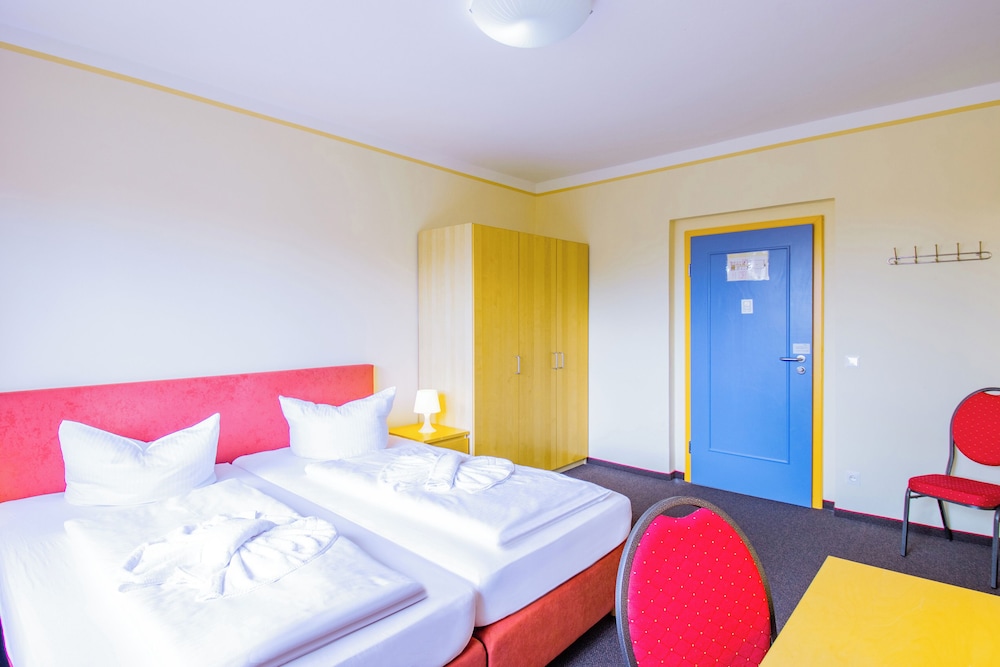 Standard Double Room in the annex sky disc photo 3