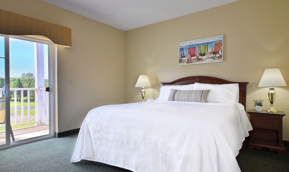 Deluxe Suite (King) - Photo 1