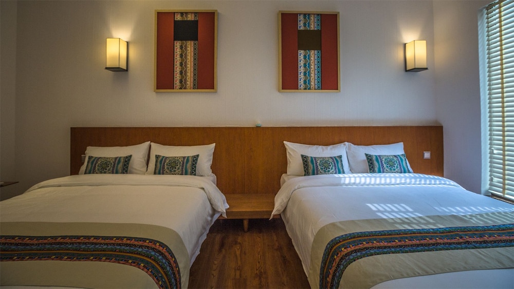 Riverview Twin Bed Suite With Balcony