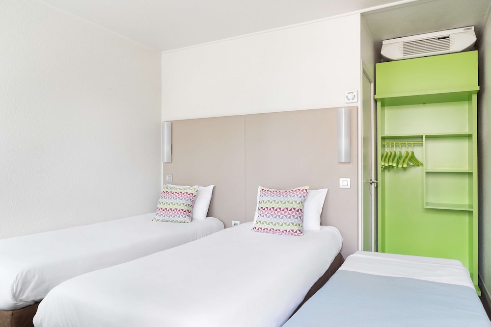 Standard Room, 2 Twin Beds photo 2