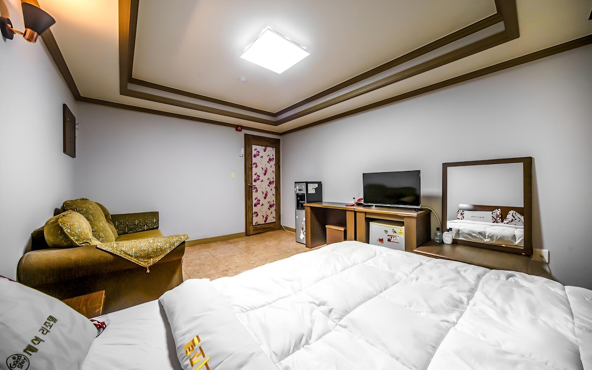 Room (Business room) - Photo 13