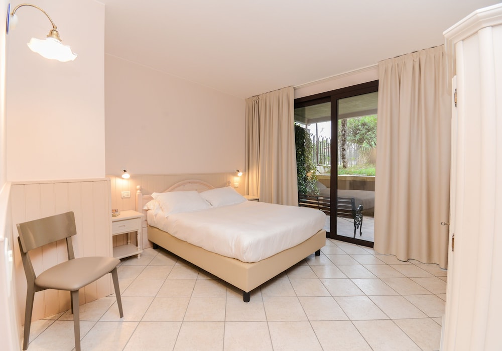 Apartment, 2 Bedrooms, 2 Bathrooms photo 2