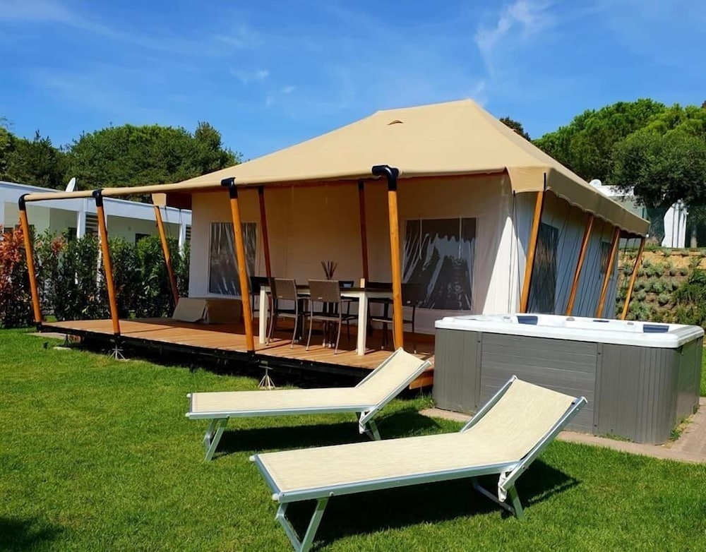 Luxury Tent, 3 Bedrooms, Lake View