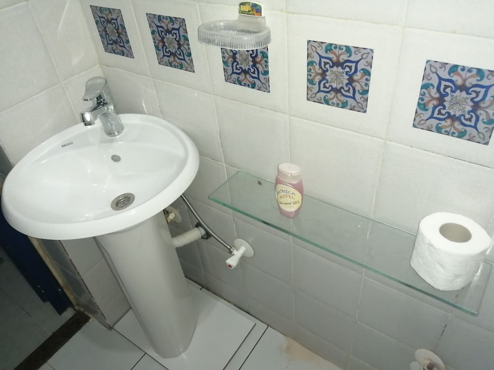 Economy Double Room photo 3
