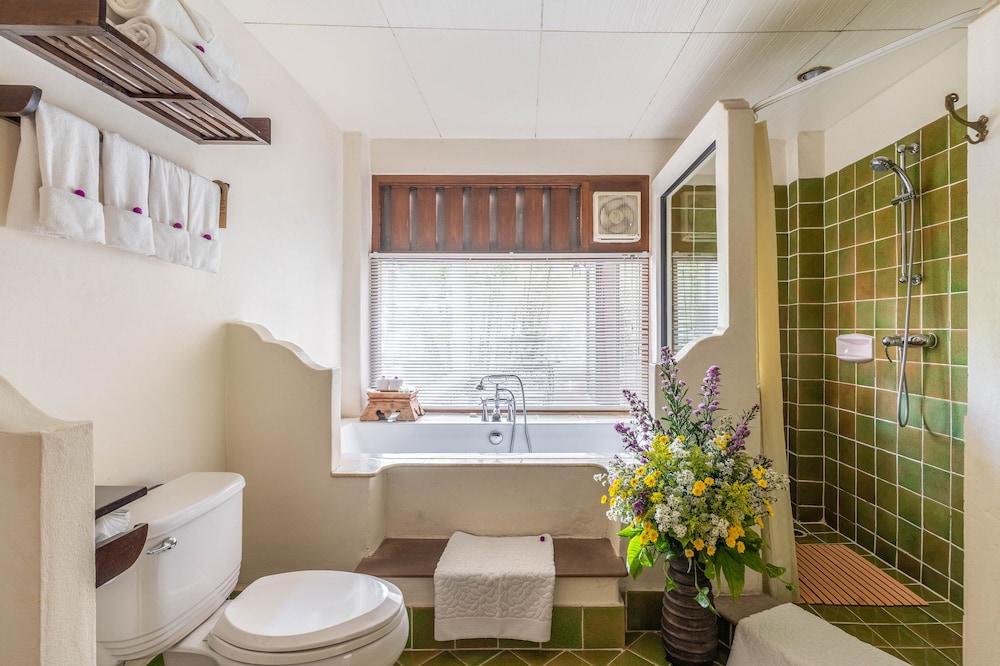 Family Room, Multiple Beds - Photo 7