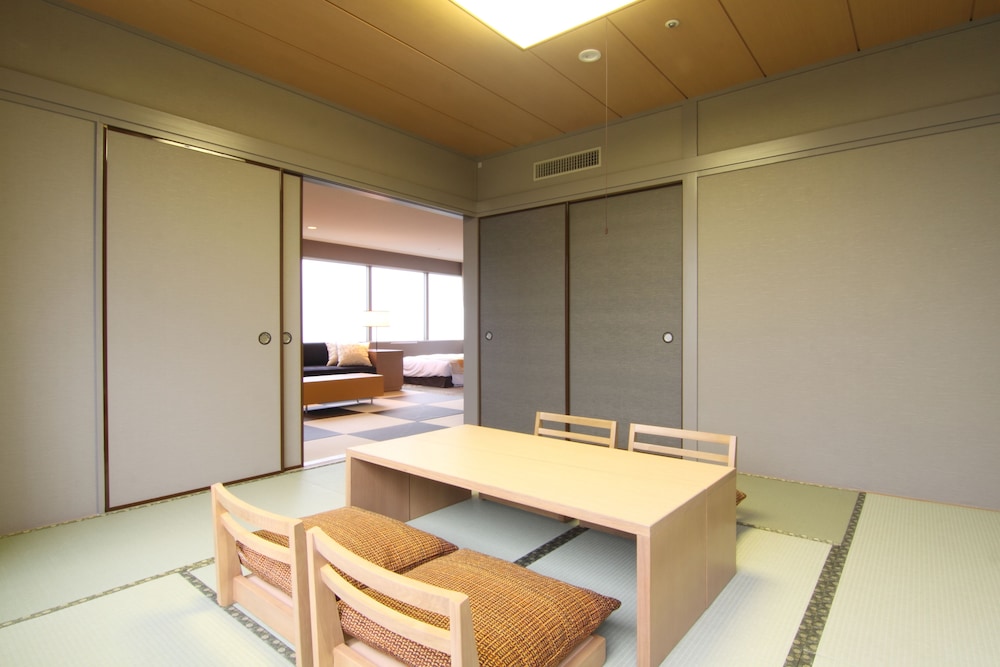 Suite, Smoking, Annex Building (Kizuna, Corner) photo 2
