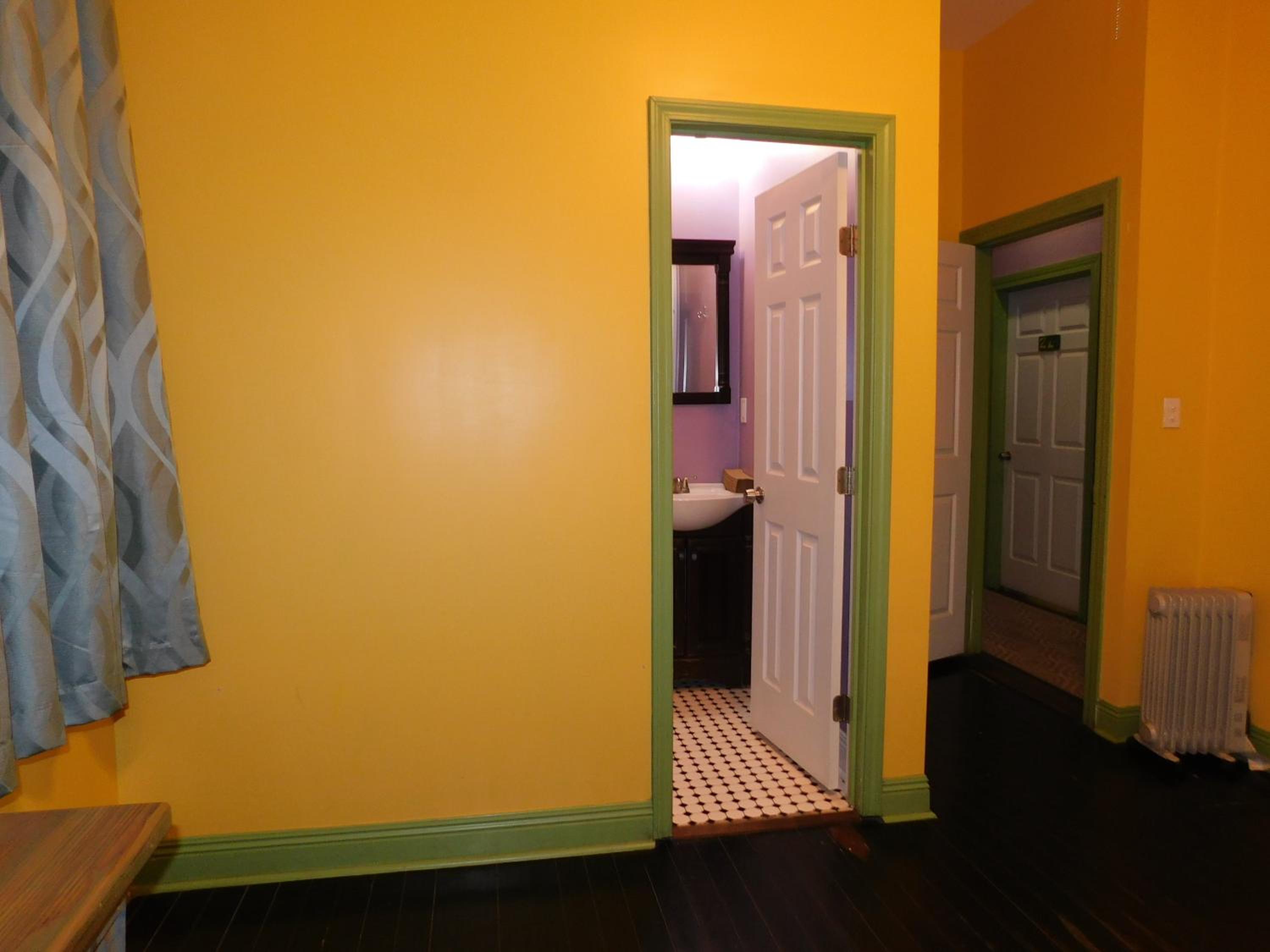 Double or Twin Room with Private Bathroom - Photo 1