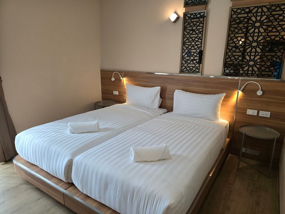 Standard Twin Room - Photo 5