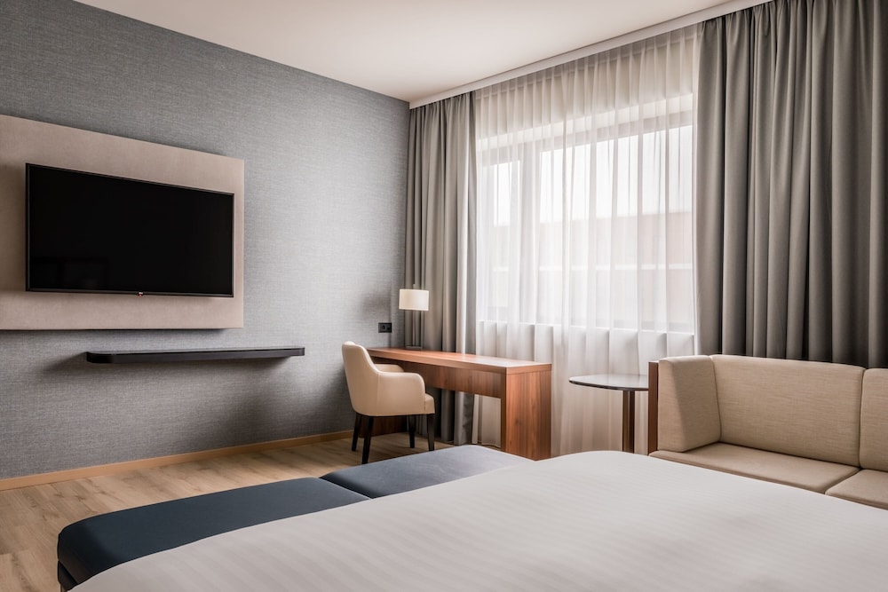 Club Suite, 1 King Bed, Corner