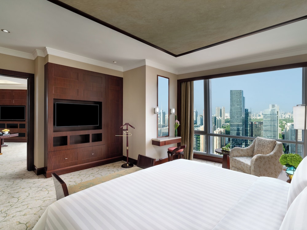Executive Suite, 1 King Bed photo 2