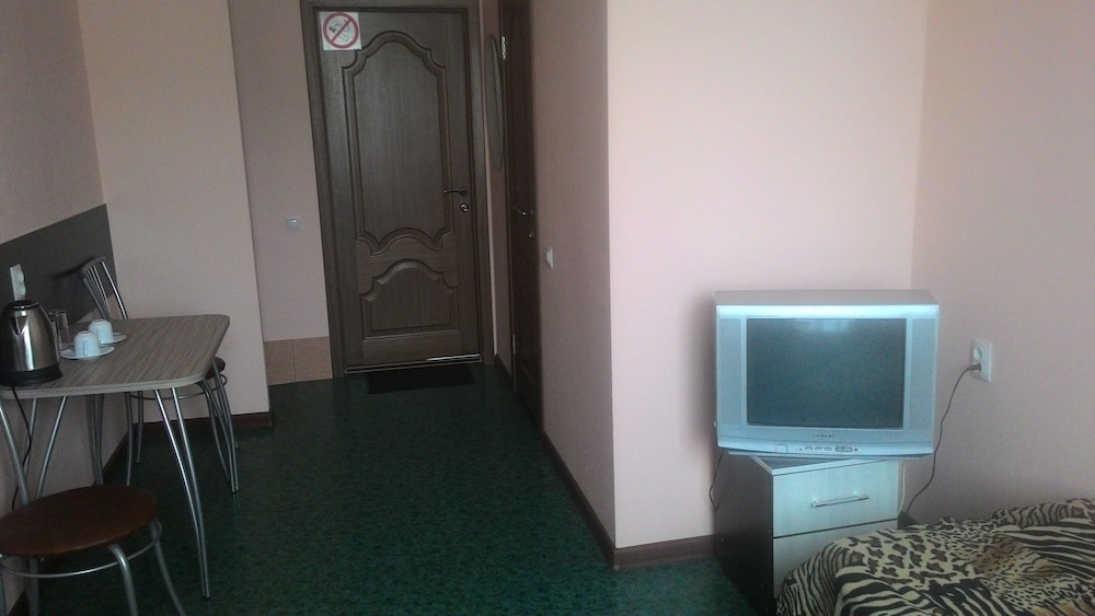Economy Twin Room photo 3