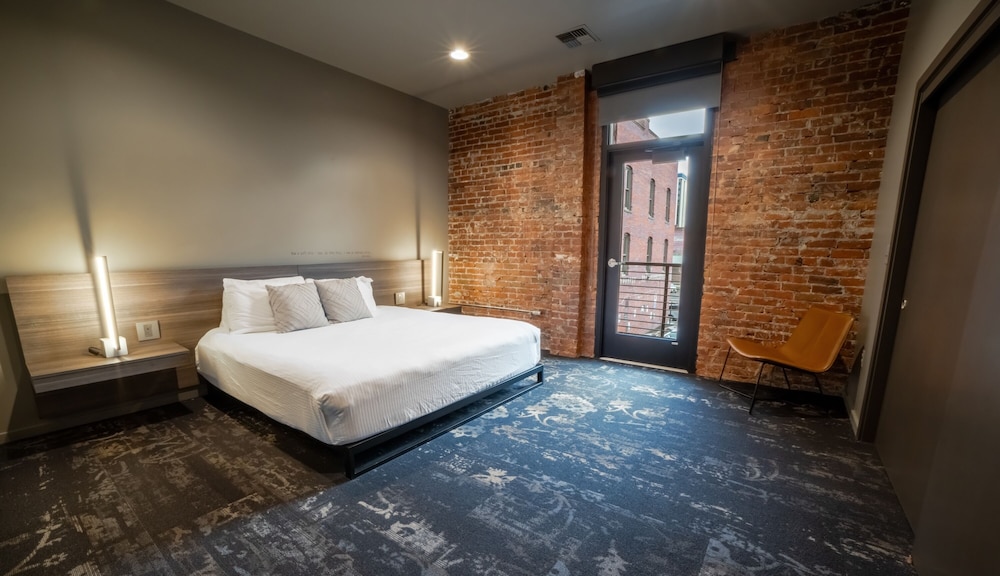 Montvale Deluxe Suite - Photo 4