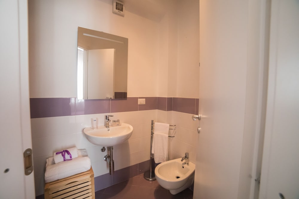 Comfort Double Room, Ensuite, City View photo 2