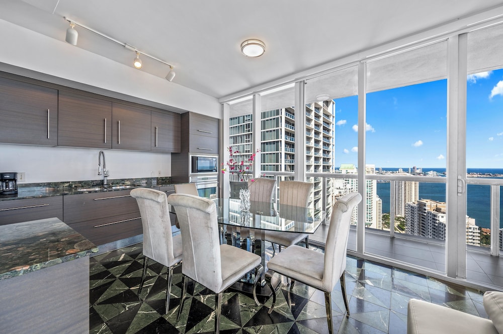 Presidential Apartment, Harbor View photo 3