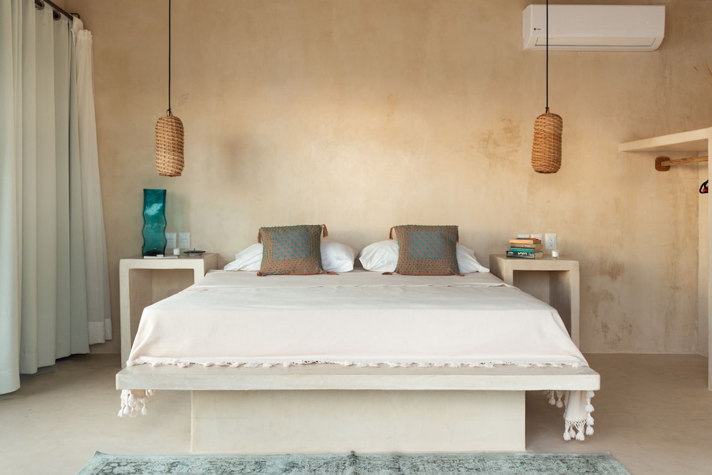 Cielo Master Deluxe Oceanfront king size bed with plunge pool and terrace - Photo 4