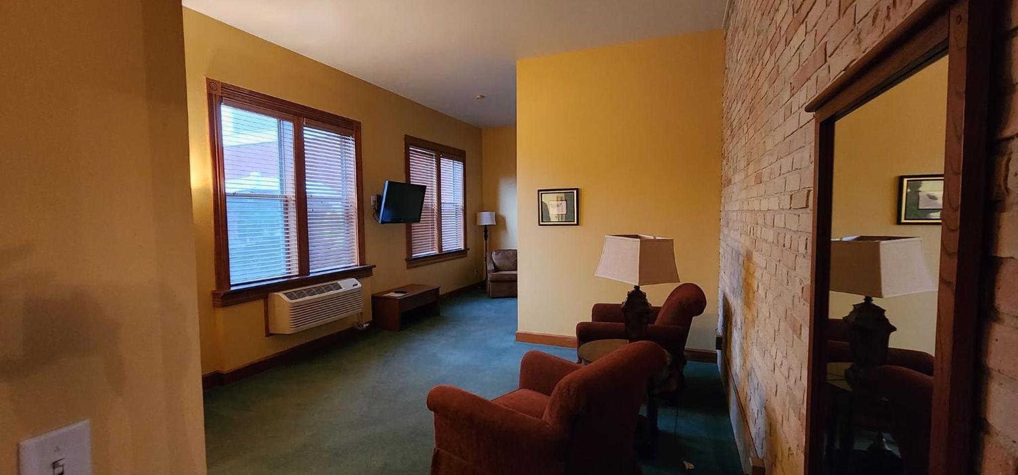 King Suite - Photo 5