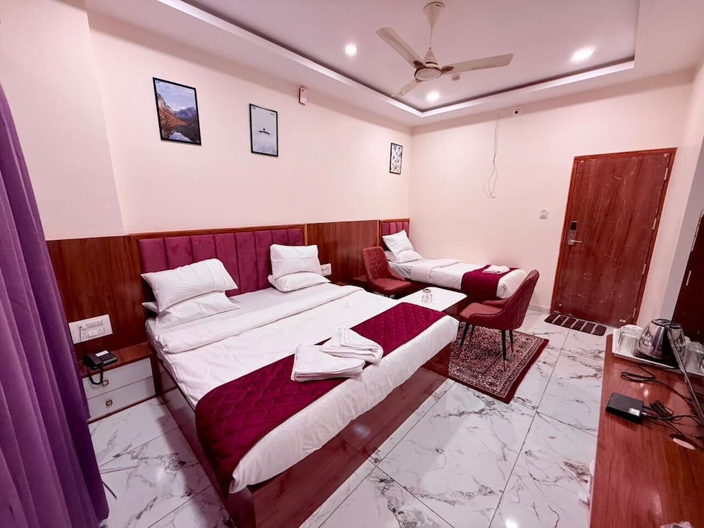 Deluxe Double Room, City View photo 2