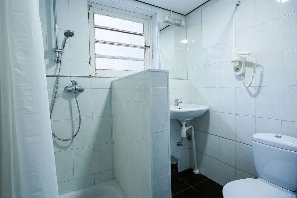 Family Room, Multiple Beds (6 Persons)