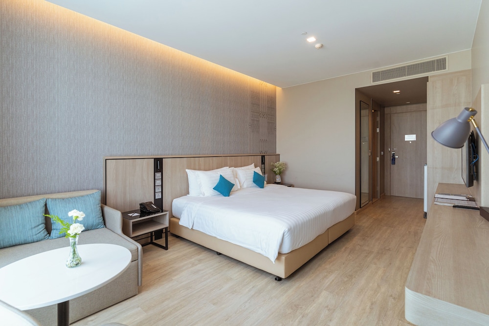 Grand Deluxe Suite Room - Photo 8