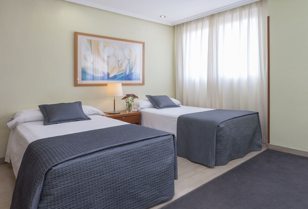 Family Quadruple Room - Photo 6