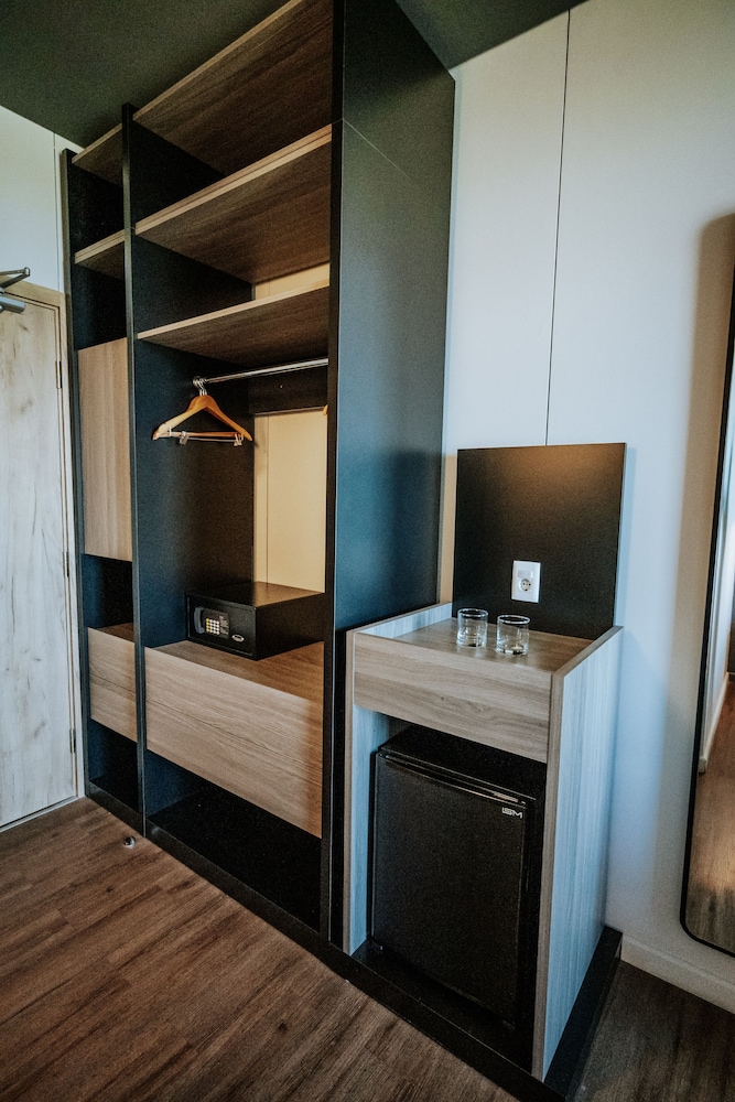 Superior Triple Room, Park View photo 3