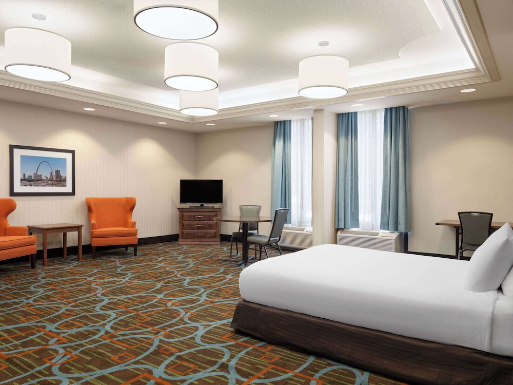 Suite, Multiple Beds, Non Smoking photo 1