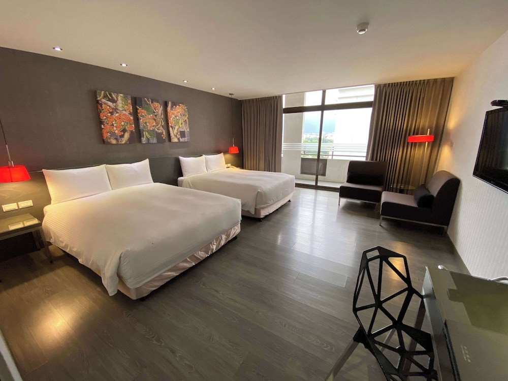 Deluxe Room, 2 Queen Beds, Non Smoking (Family) photo 1