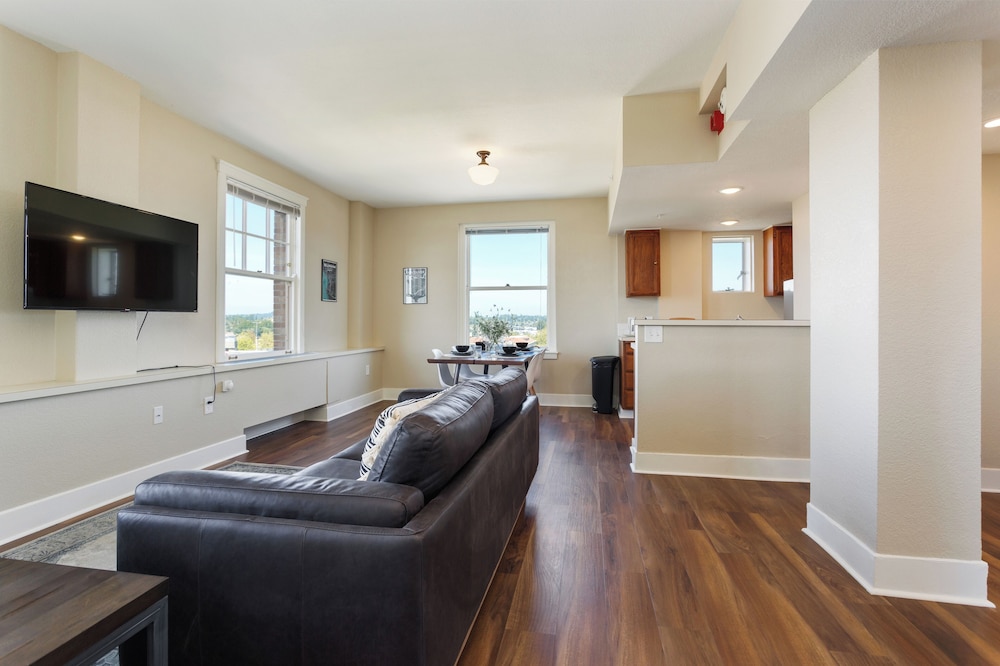 Suite (Historic) - Photo 4