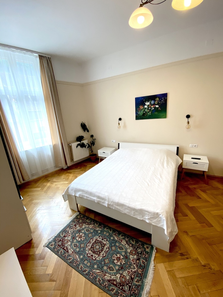 Grand Apartment