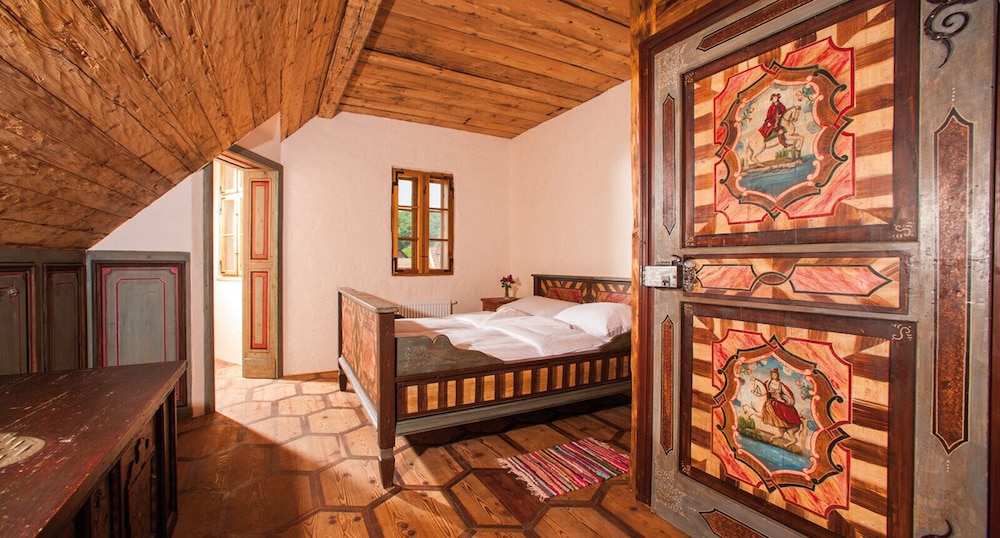 Double Room, 1 Queen Bed