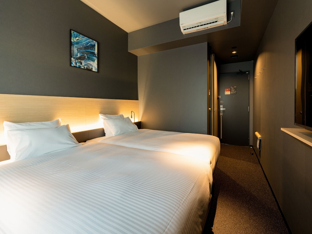 Medium Twin Room, Non Smoking - Photo 4