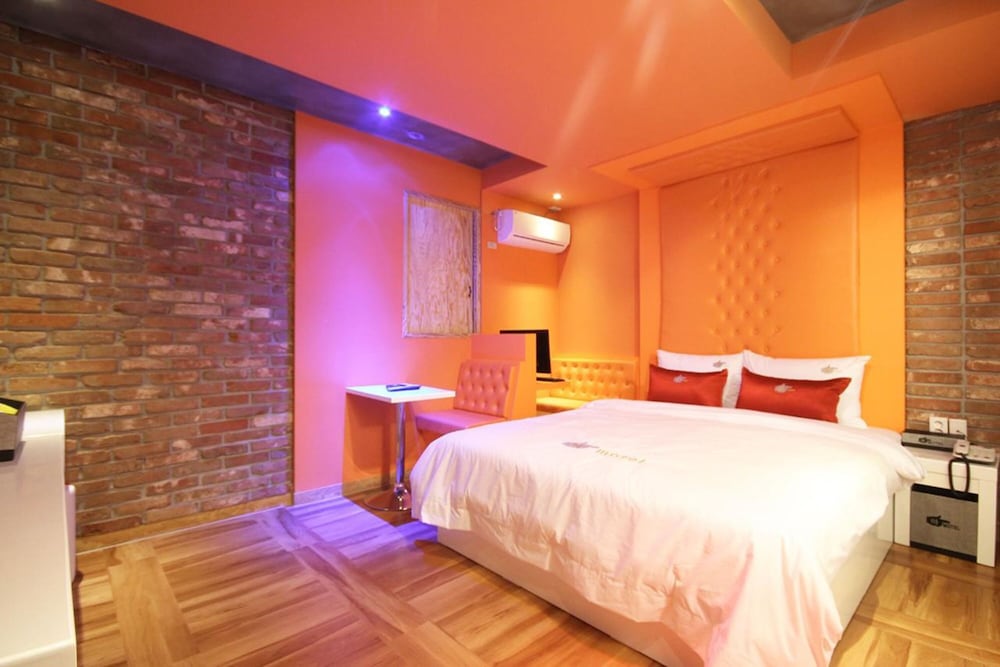 Premier Room