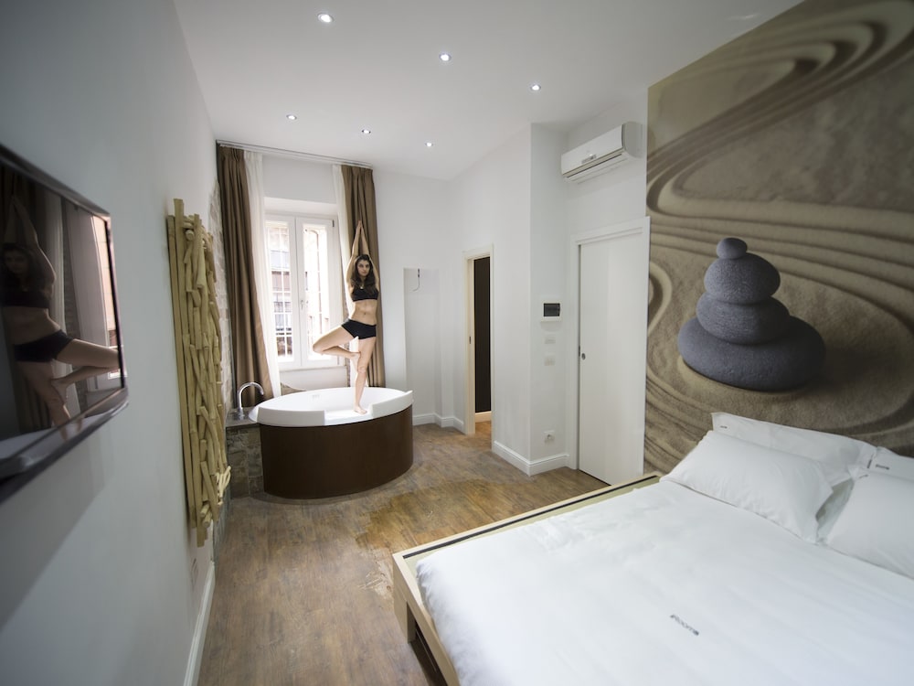 Suite, Jetted Tub photo 2