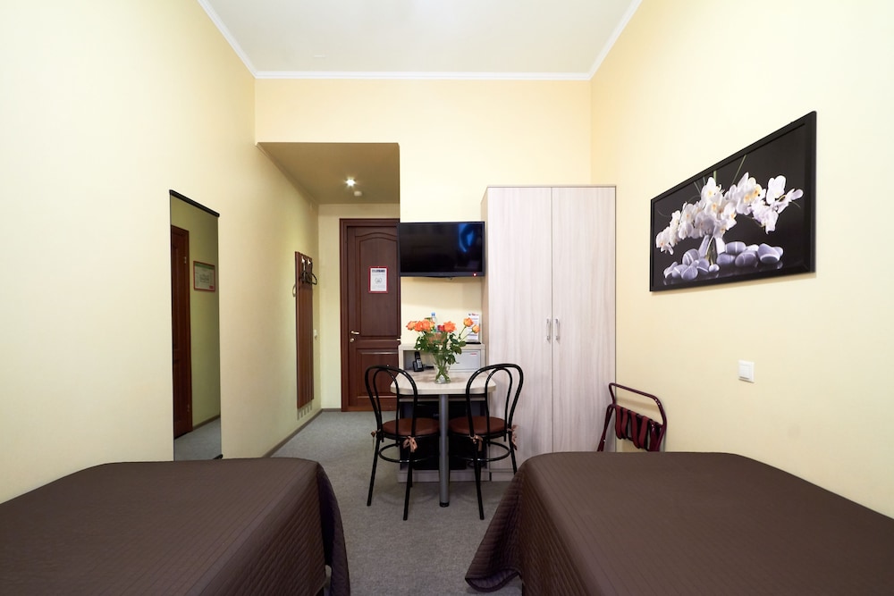 Standard Twin Room, 2 Twin Beds photo 3