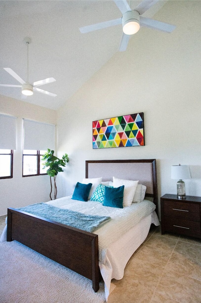 Luxury Penthouse, 4 Bedrooms, Balcony, Ocean View photo 1