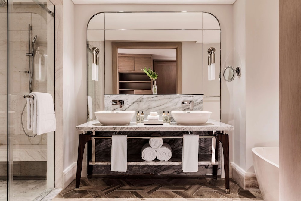 Room (lagoon Room Terrace King)