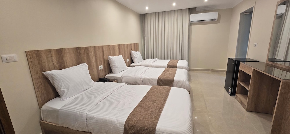 Standard Triple Room, City View