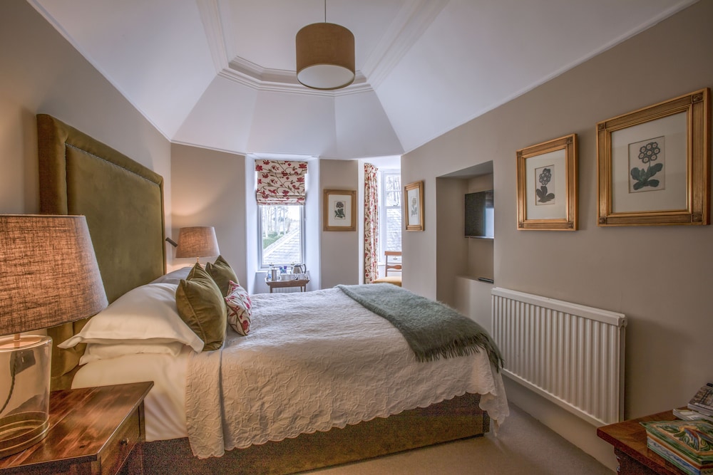 Cosy Small Double or Twin
