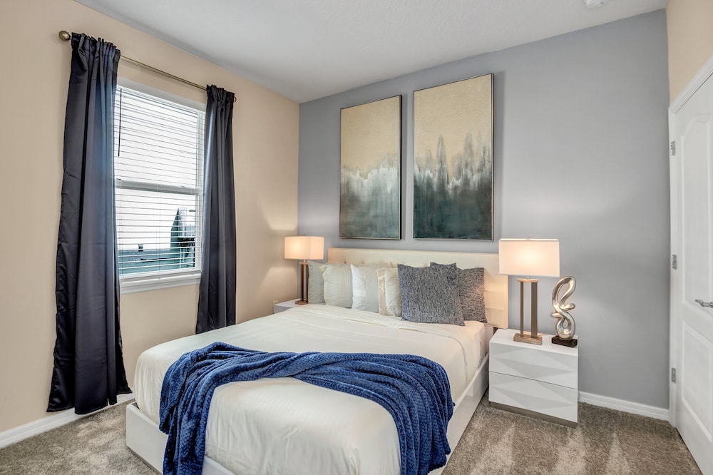 Villa (7387OAKMOSS)