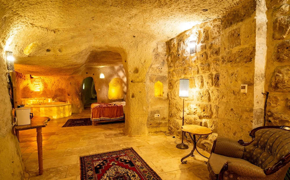Honeymoon Room photo 2