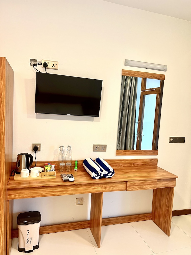 Deluxe Double Room - Photo 9