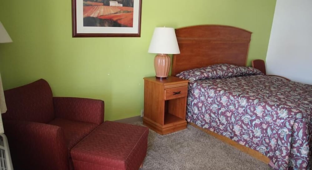 Standard Room, 1 King Bed, Smoking photo 3