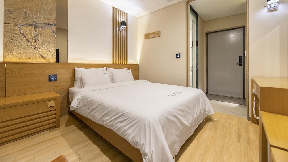 Basic Room, 1 Bedroom (202(withpet))