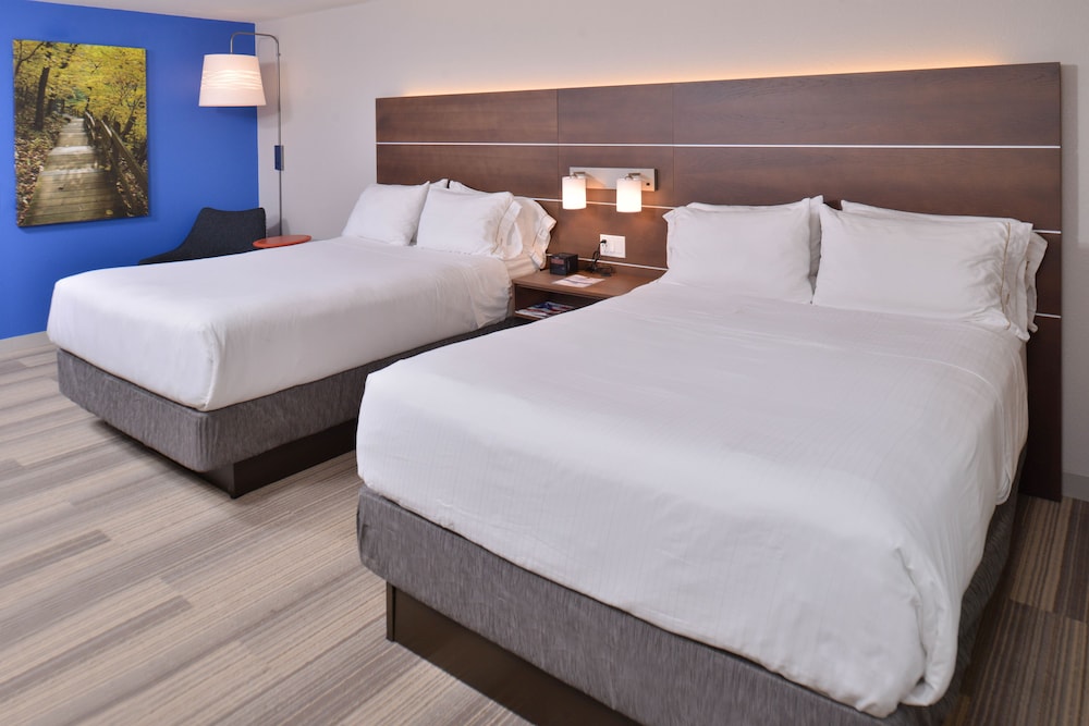 Standard Room, 2 Queen Beds, Accessible (Mobility, Accessible Tub) - Photo 2