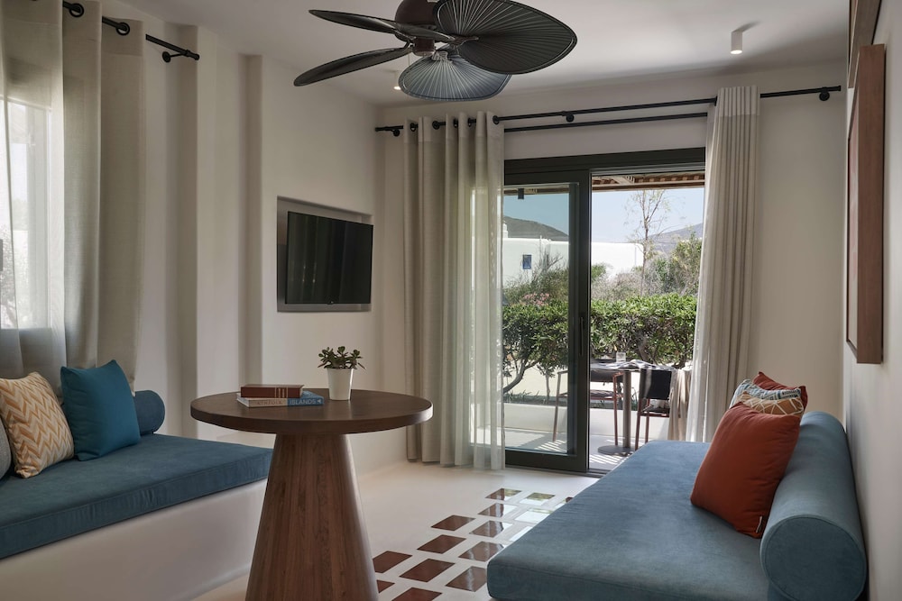 Deluxe Suite - Photo 6